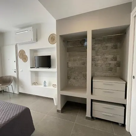 Cala Azzurra And Holidays House Bed & Breakfast Macari