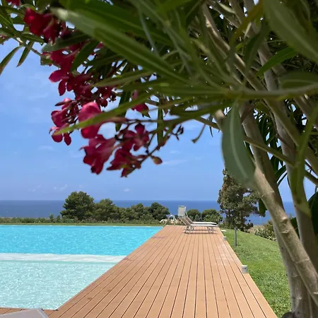Cala Azzurra And Holidays House Bed & Breakfast Macari