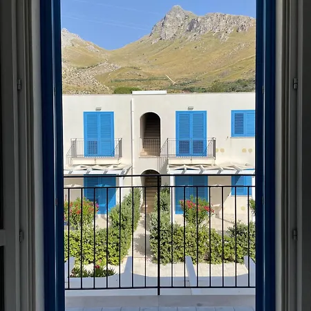 Cala Azzurra And Holidays House Bed & Breakfast Macari