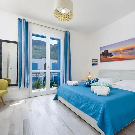 Bed & Breakfast Cala Azzurra And Holidays House Macari