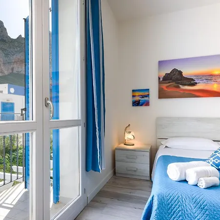 Bed & Breakfast Cala Azzurra And Holidays House