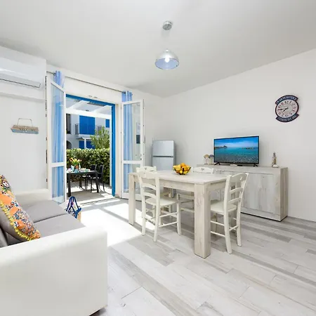 Cala Azzurra And Holidays House Bed & Breakfast *