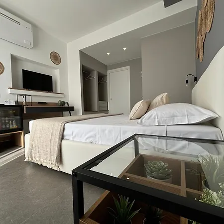 Cala Azzurra And Holidays House Couette-café *