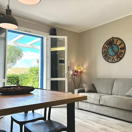 Cala Azzurra And Holidays House Couette-café
