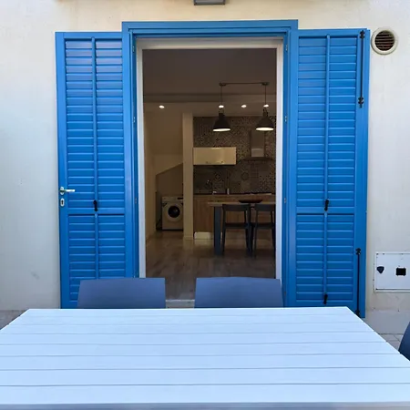 Alojamento de Acomodação e Pequeno-almoço Cala Azzurra 4*