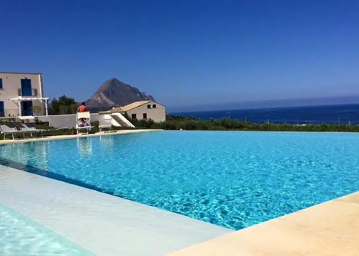 Cala Azzurra 4* Macari